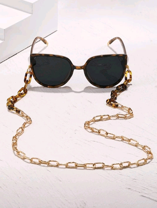 Geometric Frame Sunglasses & Glasses Chain