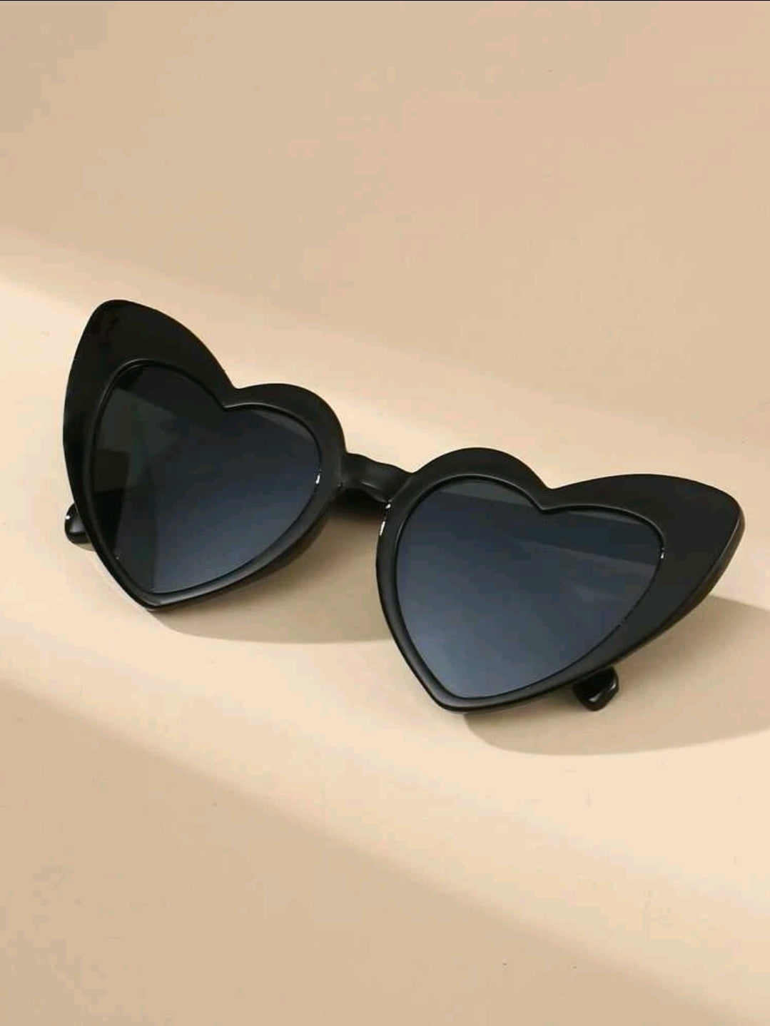 Heart Cat Eye Frame Sunglasses
