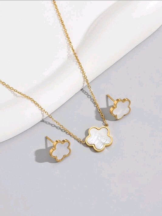 Clover Earrings & Necklace Set