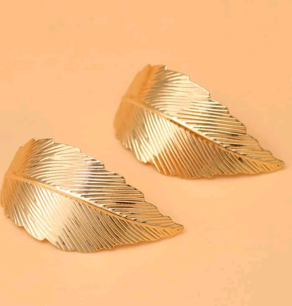 Leaf Design Stud Earrings