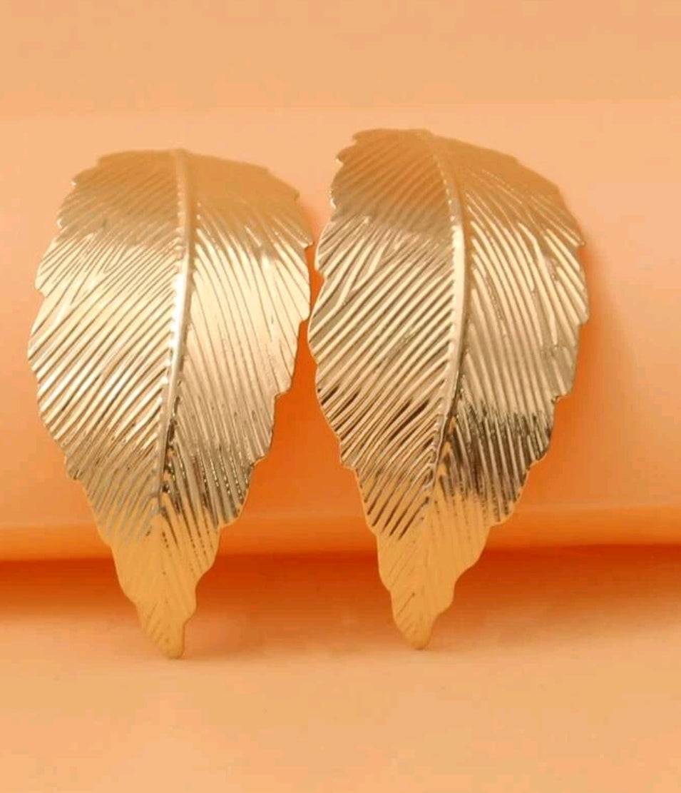 Leaf Design Stud Earrings